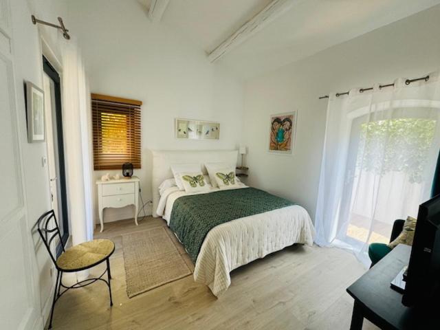 Les Cistes Bed & Breakfast Mallemort Luaran gambar