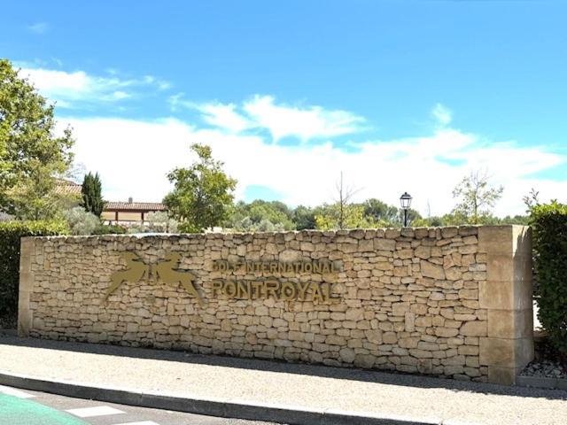 Les Cistes Bed & Breakfast Mallemort Luaran gambar