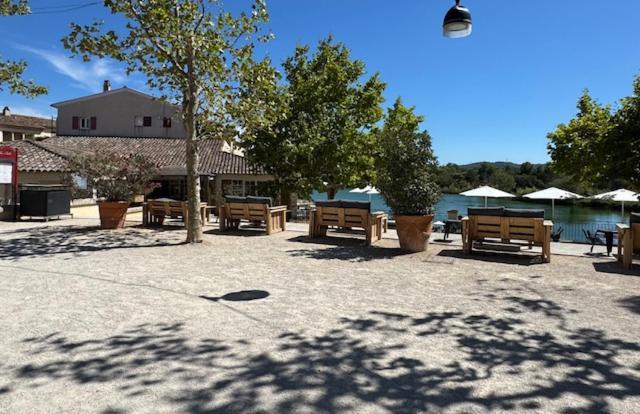 Les Cistes Bed & Breakfast Mallemort Luaran gambar
